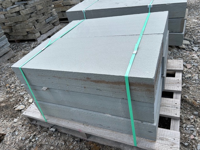 Lot 19: 3 pallets 6" Thermal Bluestone Steps 3
